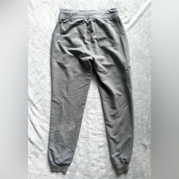 Figs XS Scrubs Set! Gray Zamora Jogger and Casma Top - Picture 8 of 8